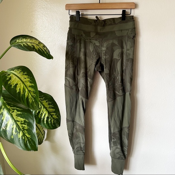 Athleta Pants - Athleta | Tropical Excursion Tights